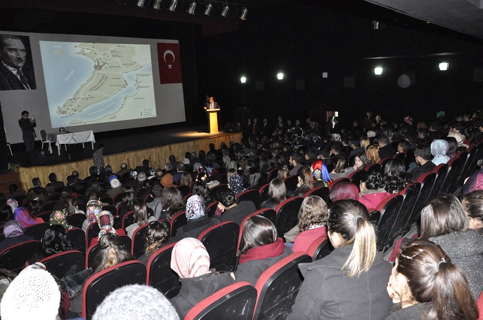 Önder'den Öğrencilere Çanakkale Konferansı